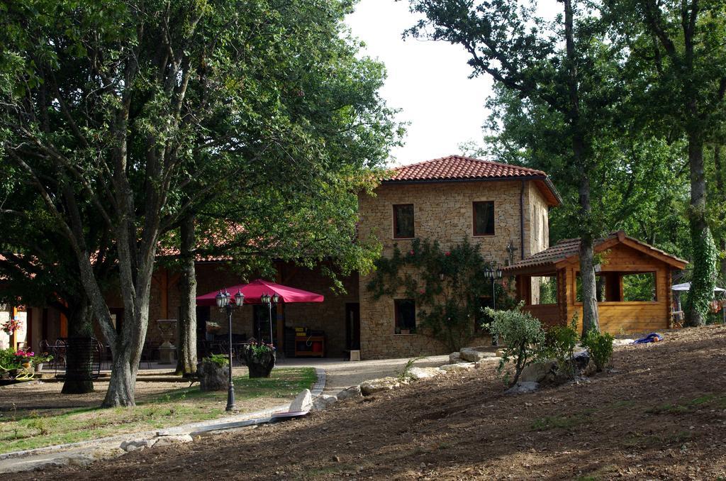 Auberge Les Tables Du Ban Saint-Pierre-la-Palud Exterior photo